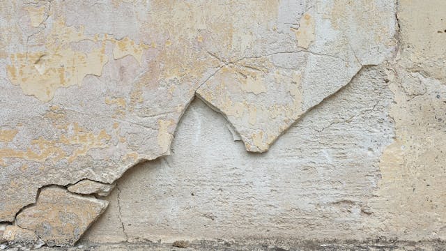 wall with spalling